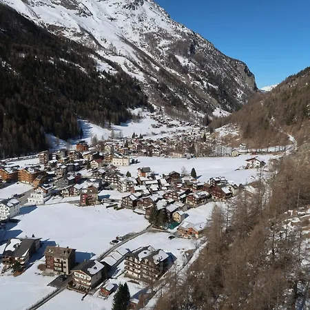 Silberdistel By Interhome Саас-Грунд